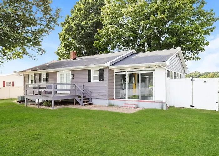 Modern 2br Near Wfu Steps To Ljvm Coliseum Family Friendly Fast Wifi Holiday home *